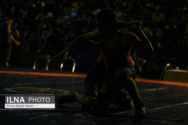 مسابقات کشتی پهلوانی نونهالان و نوجوانان