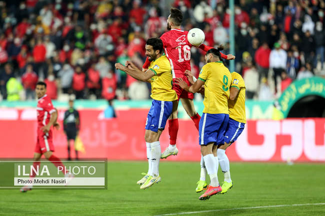 گزارش تصویری دیدار تیمهای فوتبال پرسپولیس تهران و نفت آبادان 