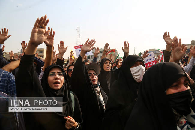راهپیمایی مردم تهران در محکومیت حمله تروریستی به حرم مطهر احمدبن موس