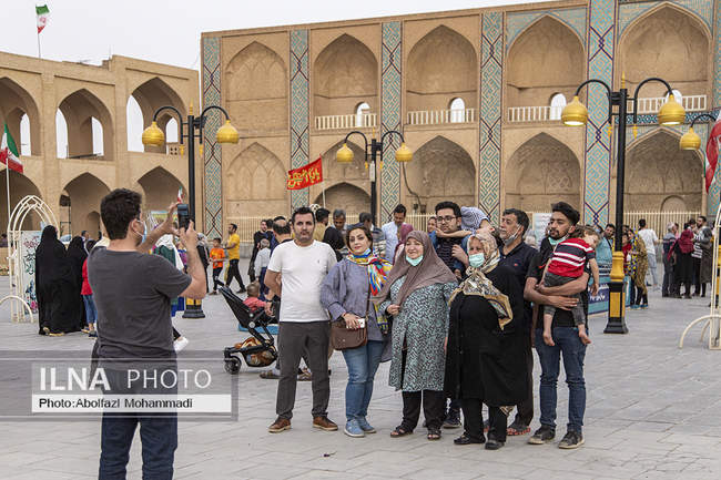 گردشگران نوروزی در مجموعه تاریخی امیرچقماق