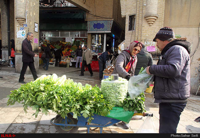 بازار میوه و آجیل در آستانه شب یلدا