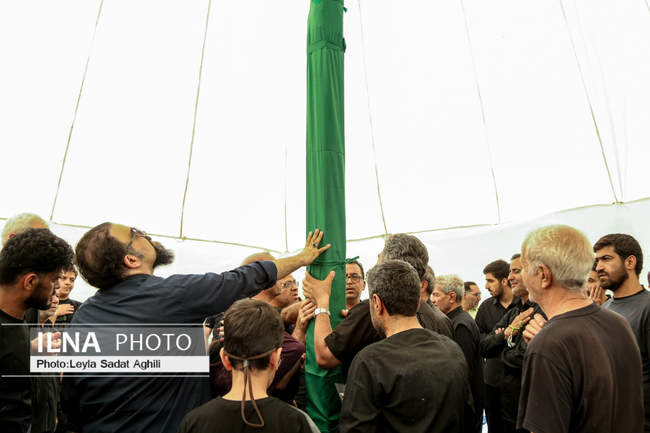 مراسم خیمه‌سوزان ظهر عاشورا در چهارراه گلوبندک تهران/1