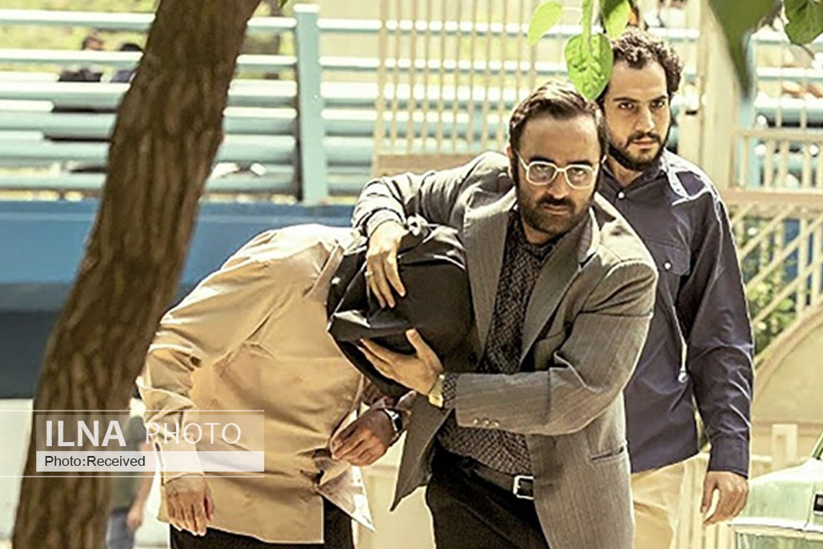 هنرمندان نباید سطح هنر را برای پول پایین بیاورند/ فقط چند بازیگر داریم که دستمزدهای میلیاردی می‌گیرند 