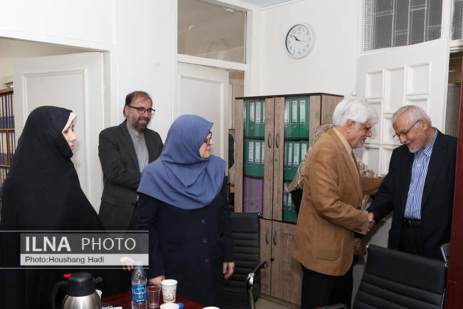 دیدار نوروزی برخی از چهره های سیاسی و دانشگاهی با محمدرضا عارف 