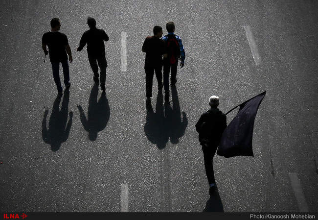 پیاده روی جاماندگان اربعین در تهران 
