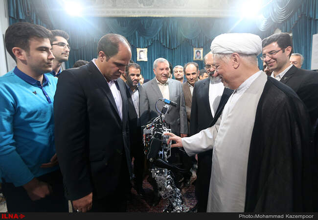 دیدار استادان و دانشجویان نخبه علم رباتیک دانشگاه آزاد اسلامی با آیت‌الله هاشمی رفسنجانی