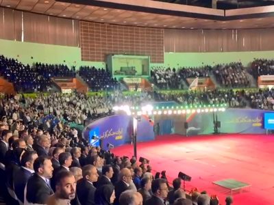 دمام‌زنی به یاد درگذشتگان حادثه بندر رجایی در حضور پزشکیان + فیلم