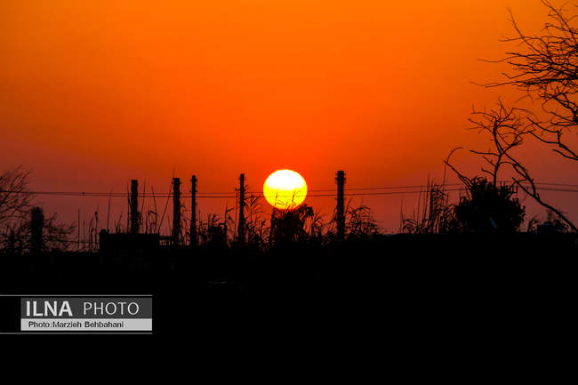 *سایه‌ی غروب در قلب آبادان؛ روایت تصویری از زندگی، نگاه و نفس‌های آخ