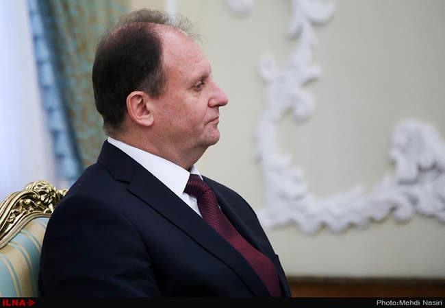 تقدیم استوارنامه سفیران 6 کشور به رئیس جمهوری