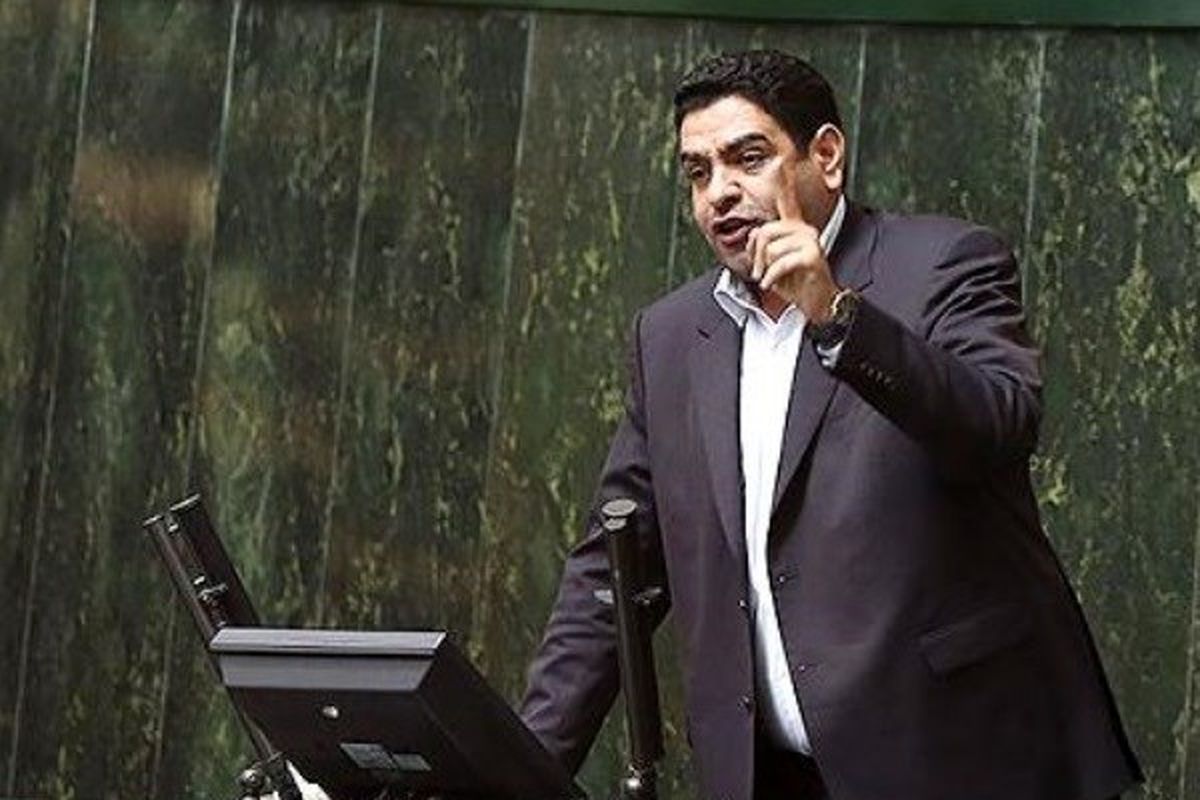 بیگدلی: وقتی می‌شنویم وزیری ۷۰۰ میلیارد تومان دارایی دارد، چگونه رای بدهیم / لاریجانی: وزرا فهرست اموال‌شان را به قوه قضاییه اعلام کرده‌اند