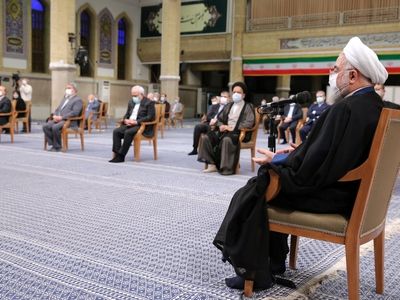 رشد اقتصادی و کاهش تورم از دستاوردهای درخشان دولت در سال‌های ۹۳ تا ۹۶ بود/ توطئه سال ۹۷ برای فروپاشی اقتصاد کشور شکست خورد