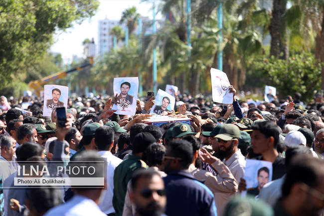 پیکر مقدس شهید مدافع حرم، رضا زارعی در بندرعباس تشییع شد