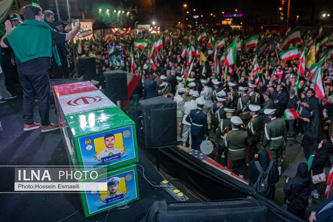 آیین وداع با پیکر شهدای ناوشکن «دنا» 