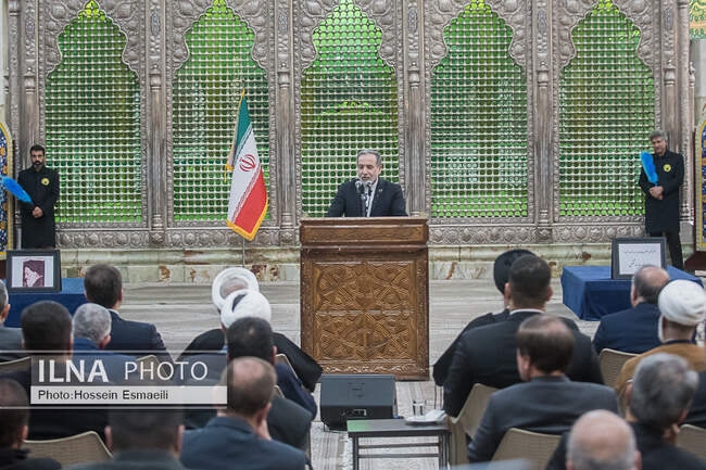وزیر خارجه در حرم امام