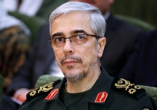 انتقام ترور سردار سلیمانی از دستورکار جوانان جهان اسلام خارج نخواهد شد