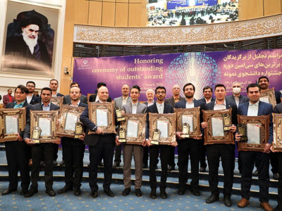 برگزیدگان جشنواره دانشجویی معرفی و تجلیل شدند