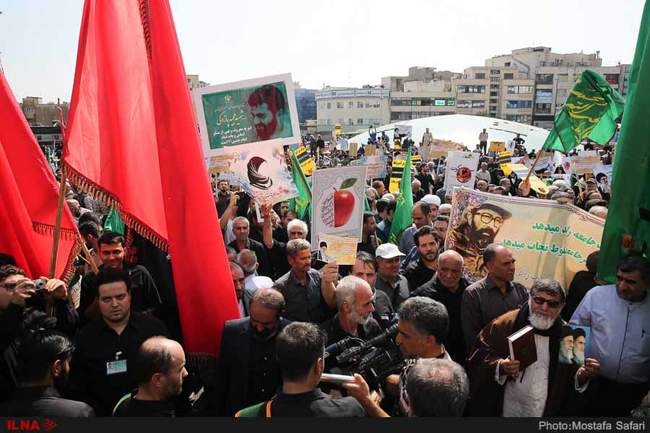 راهپیمایی نمازگزاران تهرانی در اعتراض به سخنان رئیس جمهور آمریکا