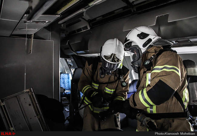 مانور اطفاء حریق هواپیما در فرودگاه امام خمینی (ره)