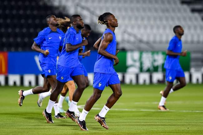 آخرین تمرین فرانسه پیش از جدال با لهستان؛ برای دفاع از عنوان قهرمانی 