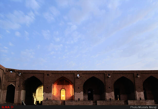 نماهای شبانه کاروانسرای ساسانی دیرگچین