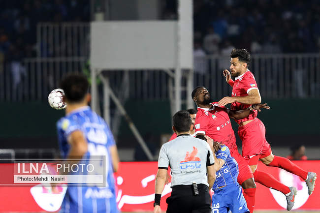 دیدار تیمهای استقلال تهران و پرسپولیس تهران