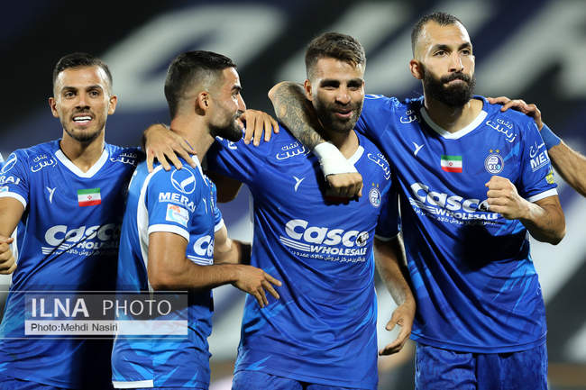 دیدار تیمهای فوتبال استقلال تهران و ملوان بندرانزلی