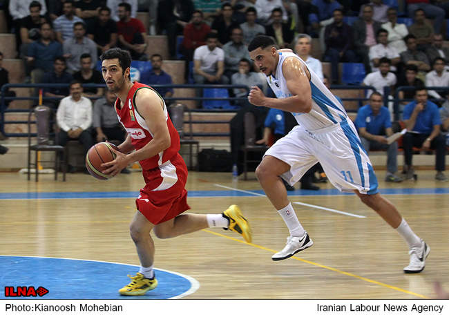 دیدار تیم‌های بسکتبال مهرام و  دانشگاه آزاد