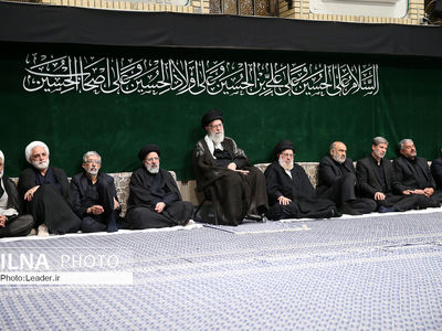 مراسم عزاداری حضرت اباعبدالله الحسین (ع) در شب عاشورا  با حضور رهبر معظم انقلاب اسلامی