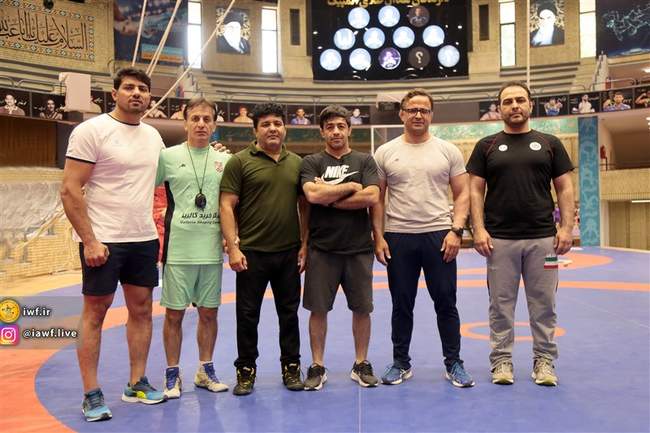 تمرین تیم ملی کشتی فرنگی جوانان با حضور سوریان و دبیر(گزارش تصویری)