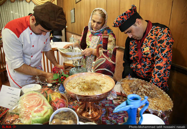 اولین جشنواره استانی غذاهای محلی در آستانه شب یلدا-سنندج