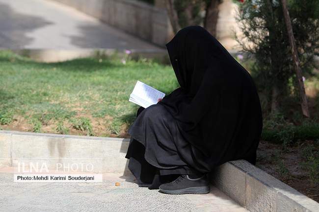 روز عرفه در گلستان شهدای اصفهان