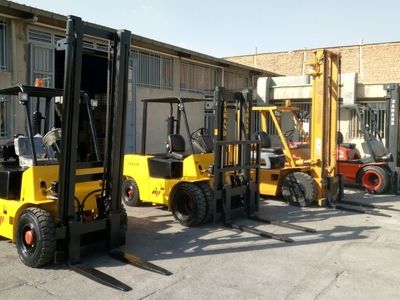 جزئیاتی از حادثه مرگ یک کارگر لاستیک بارز / برداشتن اضافه بار توسط لیفت‌تراک عامل وقوع حادثه