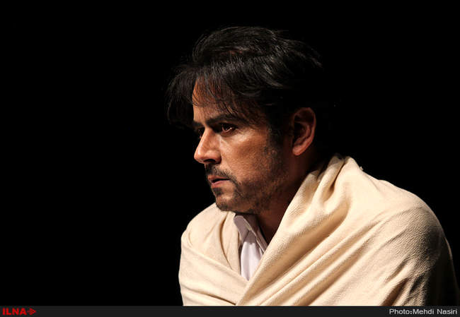 نمایش تئاتر بیگانه