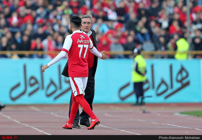 دیدار تیم‌های فوتبال پرسپولیس تهران و تراکتور سازی تبریز