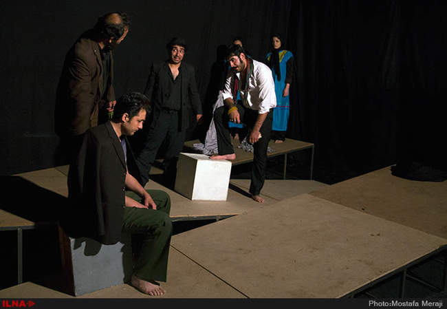 نمایش بگو حرام در هفدهمین جشنواره تئاتر  استان قم