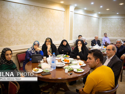 فعالین سیاسی اصلاح طلب قزوین در ضیافت افطاری حزب اتحاد ملت دور هم جمع شدند