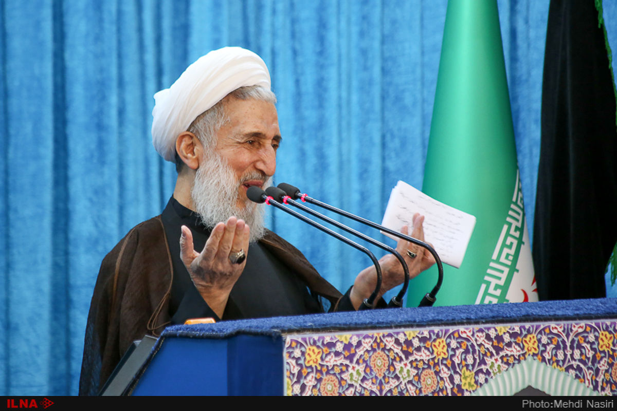 ۸ سال با وجود جنگ روانی، نظامی و سیاسی یک وجب از خاک خود را به دشمنان ندادیم