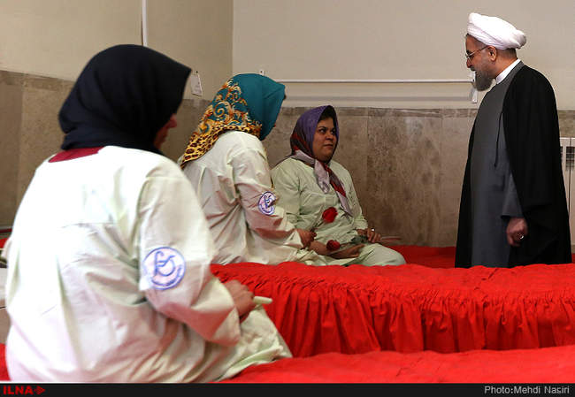 دیدار رئیس جمهور از خانه سالمندان و معلولین مجتمع قدس