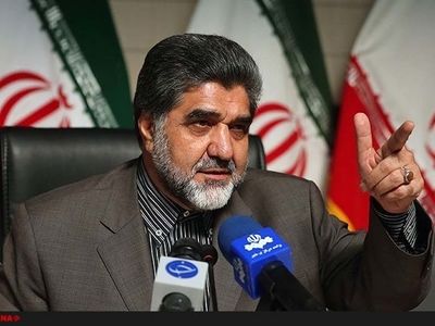برای صدور مجوزهای رسمی دست و پای‌مان نمی‌لرزد