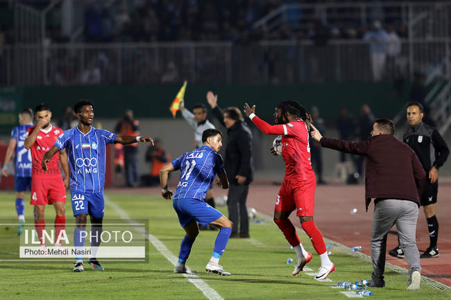 دیدار تیمهای استقلال تهران و پرسپولیس تهران