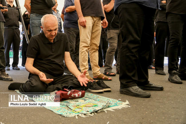 مراسم خیمه‌سوزان ظهر عاشورا در چهارراه گلوبندک تهران/1