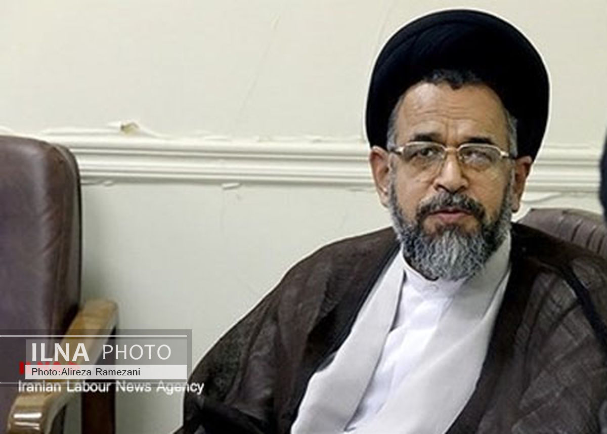حمله کردن به تیم مذاکره‌کننده با شعار سال منافات دارد
