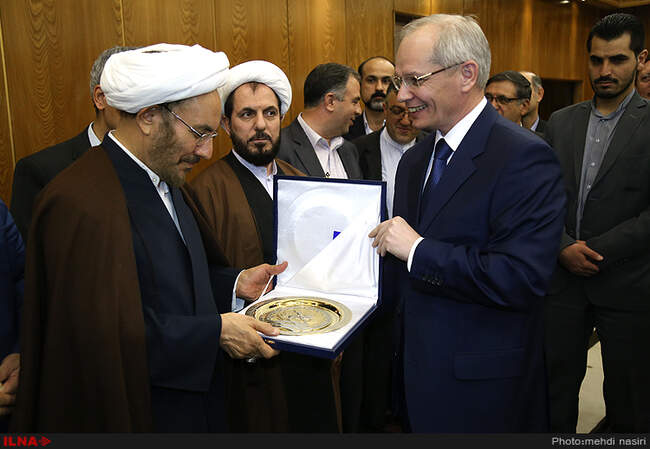 دیدار رئیس آژانس فدرال ملیت های فدراسیون روسیه با حجت الاسلام والمسلمین یونسی