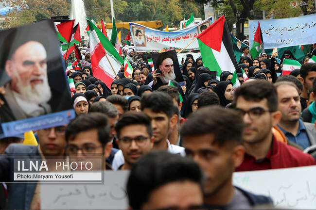      راهپیمایی یوم‌الله ۱۳ آبان‌ماه در تبریز 