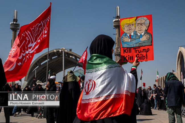 اقامه نماز بر پیکر رهبر شهید انقلاب در مصلای تهران/ 8
