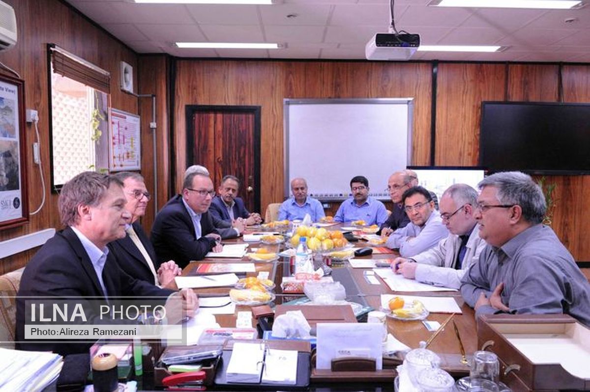 بازدید آلمانی ها از پتروشیمی بندر امام
