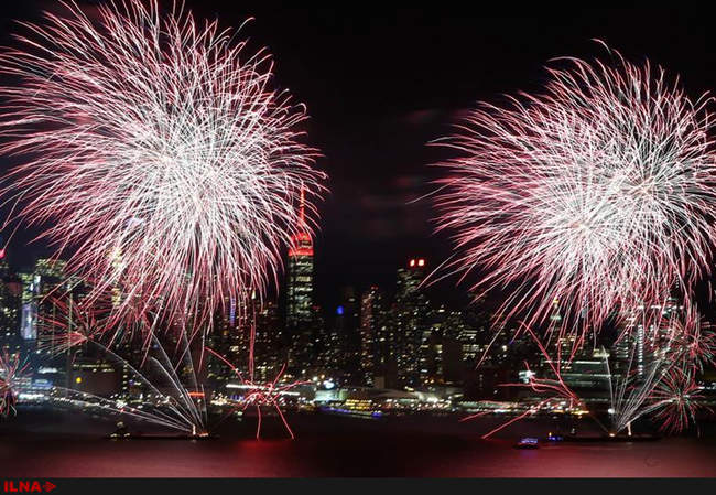 آتش بازی در نیویورک به مناسبت جشن سال نو قمری چینی