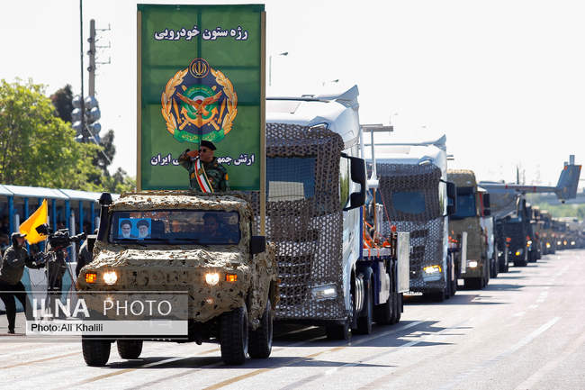 مراسم رژه روز ارتش با حضور رئیس جمهور