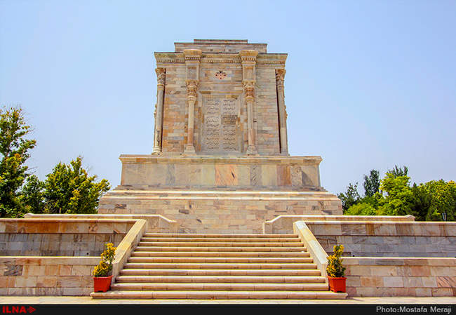 موزه و مقبره فردوسی در شهر توس