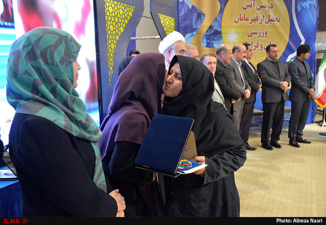 آیین تجلیل ازقهرمانان ملی و فراملی قزوین